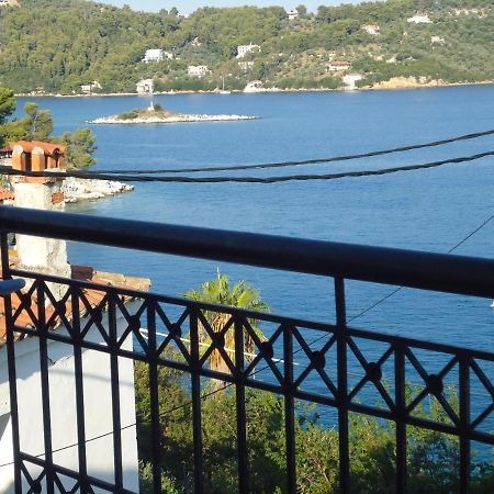 Plakes Suites Skiathos Exterior photo