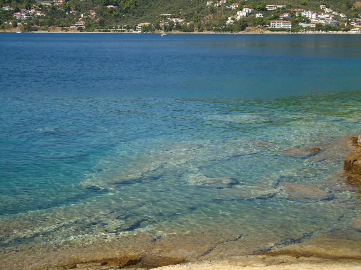 Plakes Suites Skiathos Exterior photo