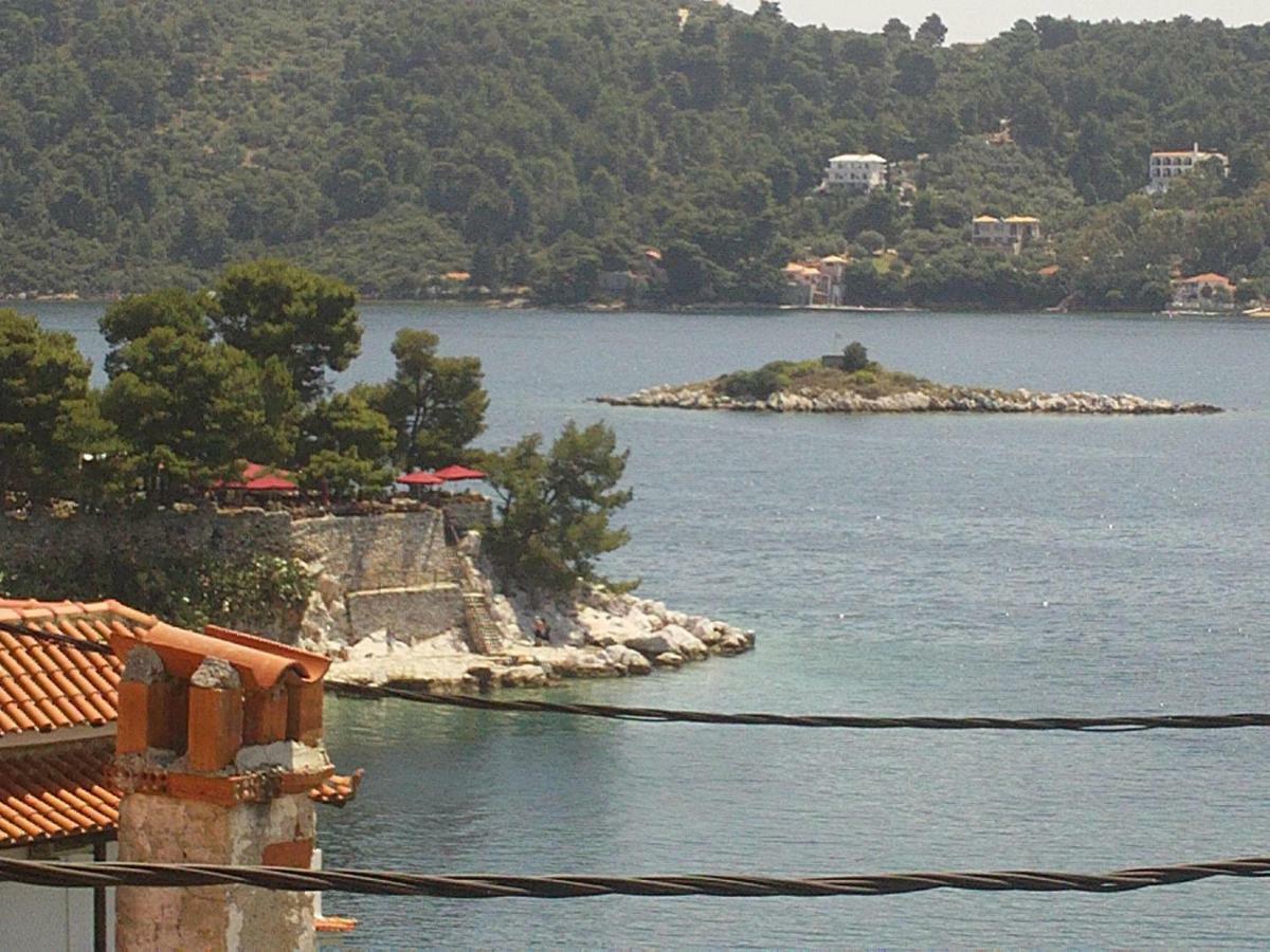 Plakes Suites Skiathos Exterior photo