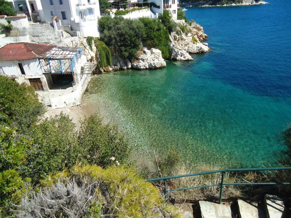 Plakes Suites Skiathos Exterior photo