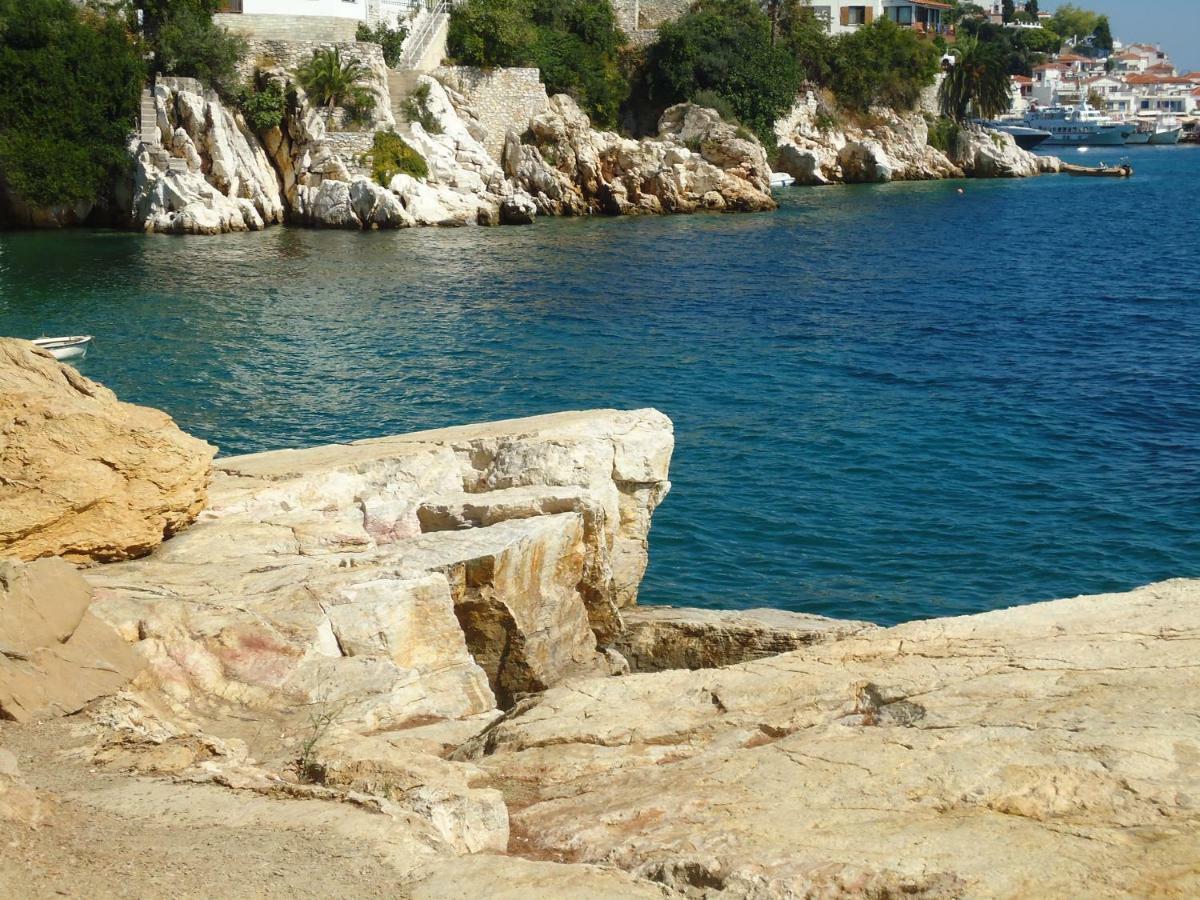 Plakes Suites Skiathos Exterior photo