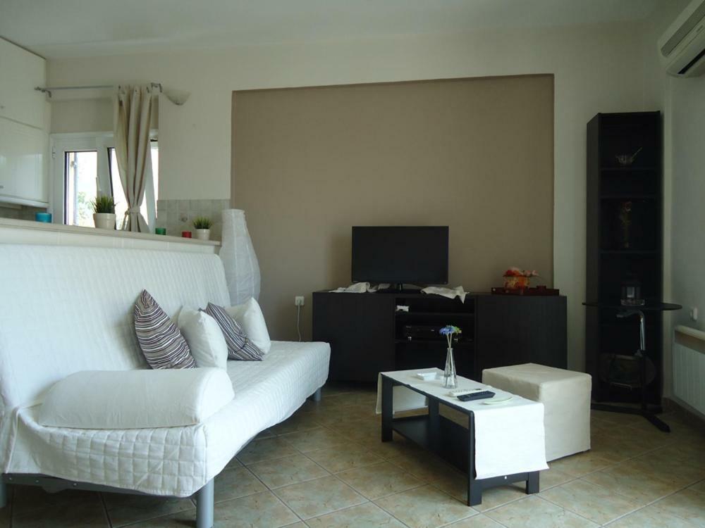 Plakes Suites Skiathos Exterior photo